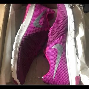 Nike Women’s flex size 12